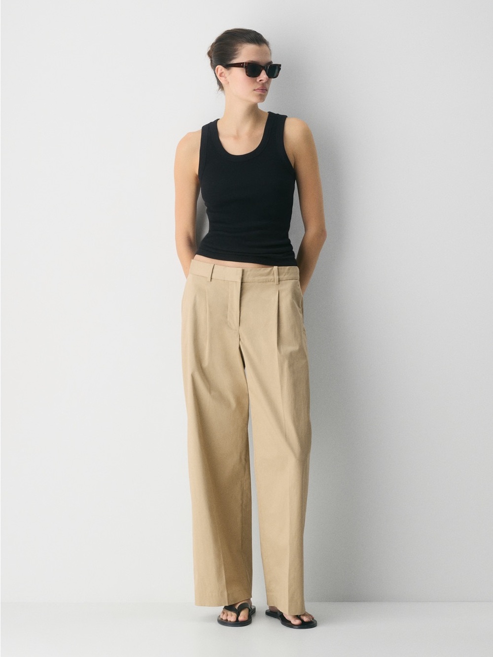 Aritzia Amherst Chino Pleated Khaki Trousers
